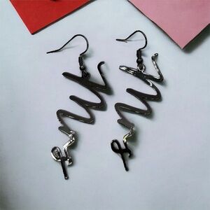 NWT Bridal Style: Stunning 'MRS' Dangle Earrings for the Chic Bride! Gunmetal